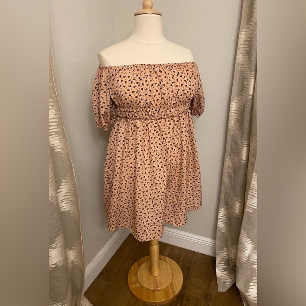 Plus Dress - Picture 2 of 4